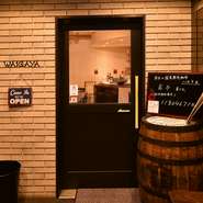 各地の良い黒毛和牛を厳選仕入れ。その日の産地は入口に提示