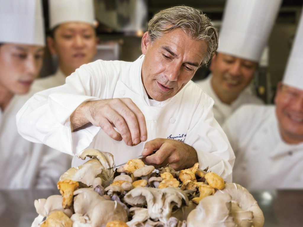 日本の食材、フランスの食材、使うべきものを見極めて使う				