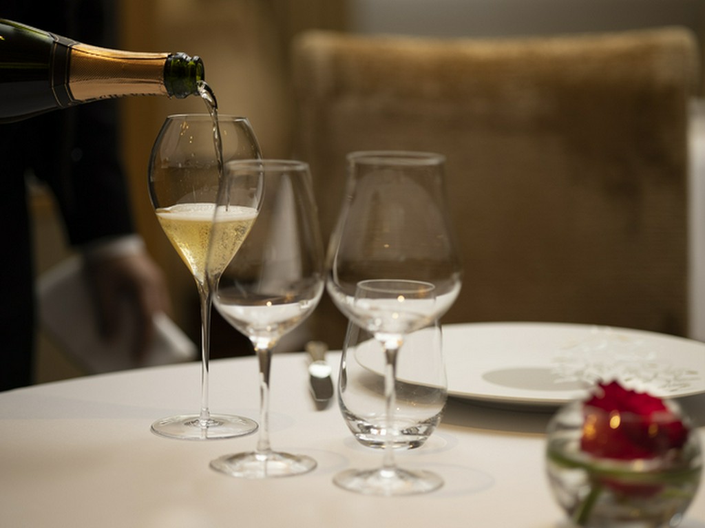 13カ国600種類の最高の状態のワインが楽しめる	