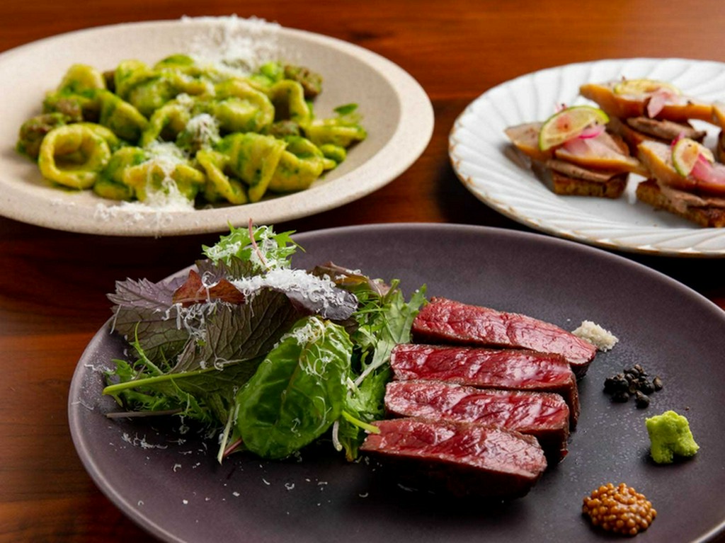 質の高い料理の数々。足繁く通う常連さんも多数