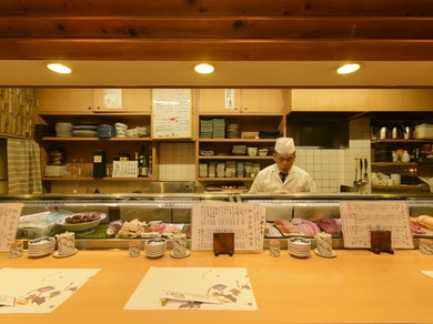 お仕事帰りやおでかけついでに気軽に立ち寄りやすいカウンター席