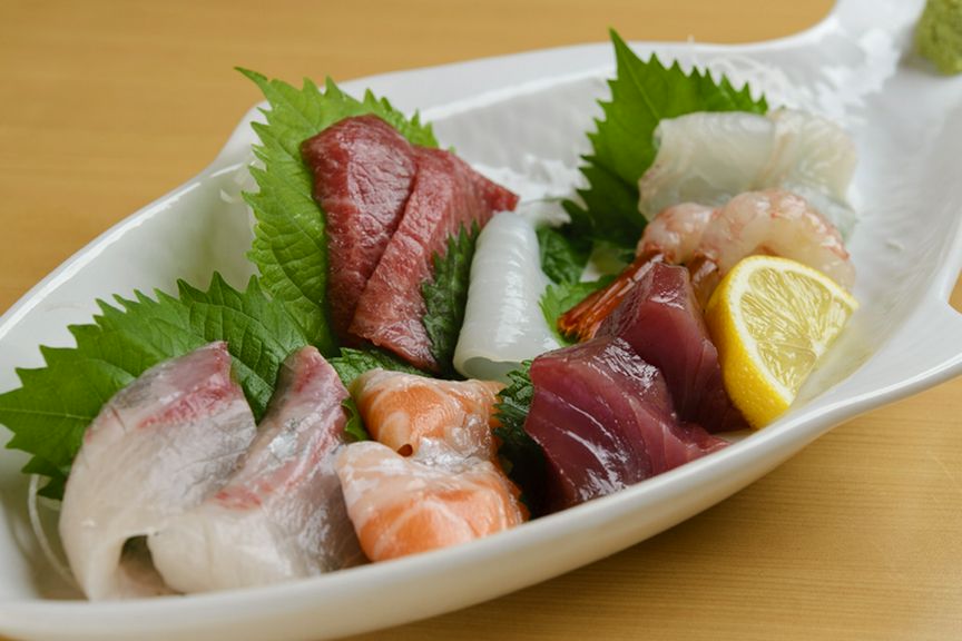 毎朝仕入れる新鮮な魚介を使用『おまかせお造り』