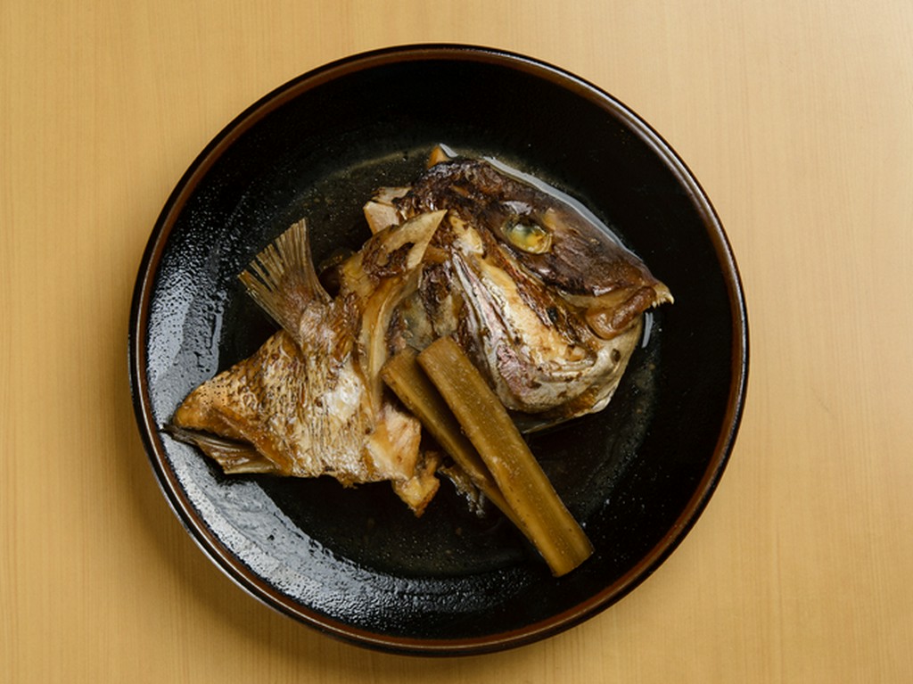 秘伝のタレが決め手『鯛のあらだき』