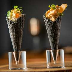 食べておいしく、見て楽しい。お店自慢の『アミューズ2種』