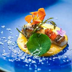 味はもちろん、見た目も計算されつくした『熟成鯛のソテー』