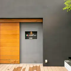 梅田からほど近い場所にひっそりと佇む、隠れ家風の【nitro】
