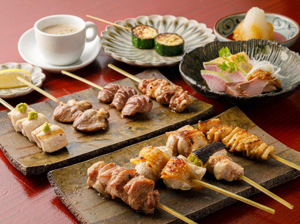お酒とともに高坂鶏を堪能するなら『串コース』