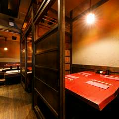 大小3つの個室は最大8名で利用可能