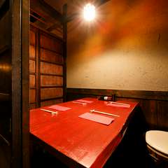 プライベートが保たれる4名向け半個室