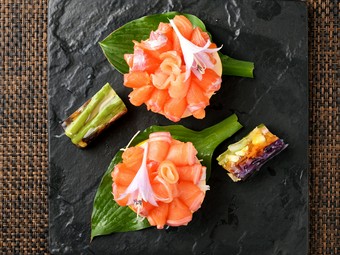 淡泊ながら旨みたっぷり。伊吹山育ちのニジマスをいただく『揖斐川サーモンのおつくり』