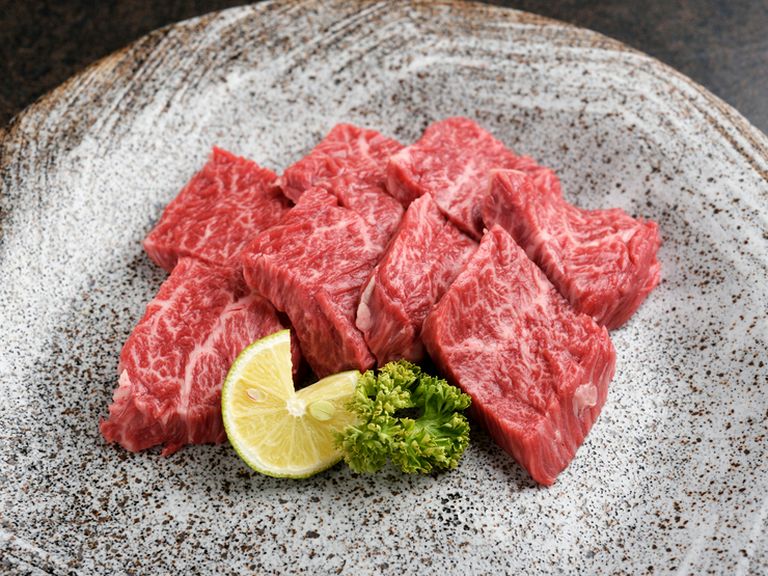 ローカロリーでヘルシーな『黒毛和牛サガリステーキ』は一頭からごくわずかしか取れない超希少部位