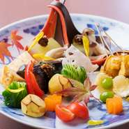 一般的な先付で出てくる枝豆や冷奴ではないんです！

