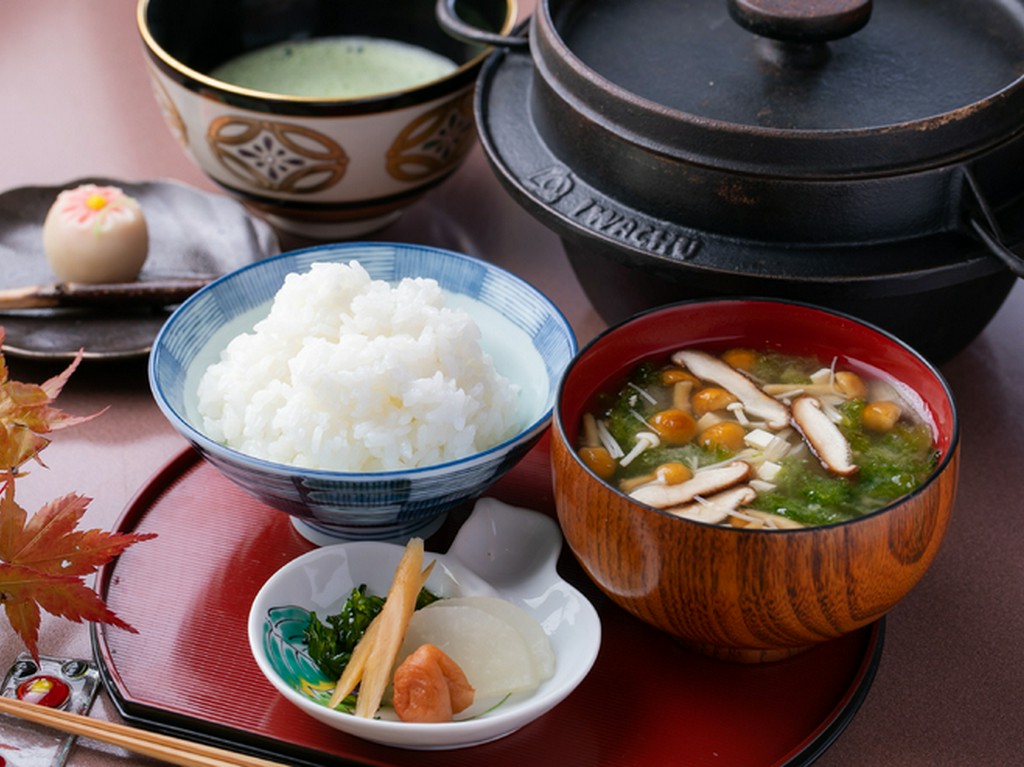 締めまで手を抜かず『店長おまかせ締めのご飯セット』