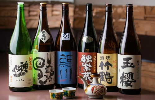 料理に合う日本酒も取り揃えています
