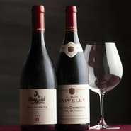 白ワインと赤ワインは7種類ずつ、スパークリングワインは8種類