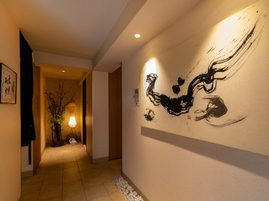 落ち着いた大人の雰囲気で二人の時間を