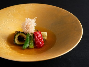 旬の野菜が持つ甘みを引き出す『夏野菜の揚げ浸し』