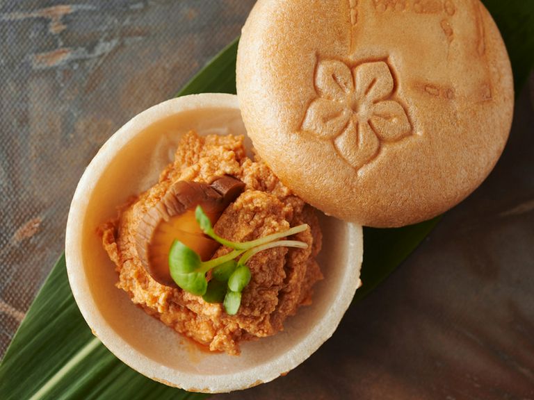 旨い寿司と旬の皿を自由なスタイル&リーズナブルに満喫できる