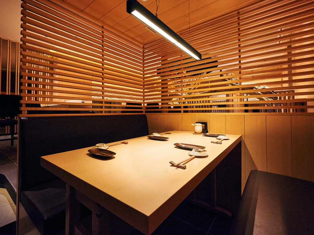 和食と寿司に合うワインが揃い、多彩なペアリングを楽しめる！