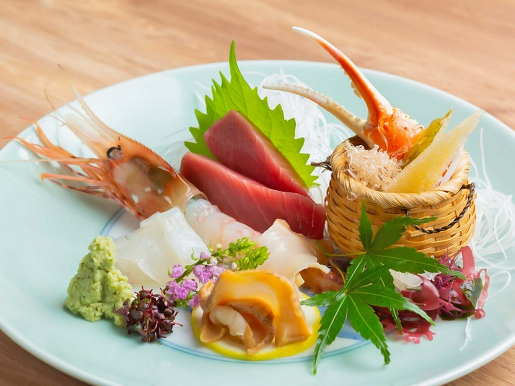 ハレの日の食卓に華を添える、新鮮な魚介を使った料理の数々