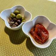 オリーブとドライトマト