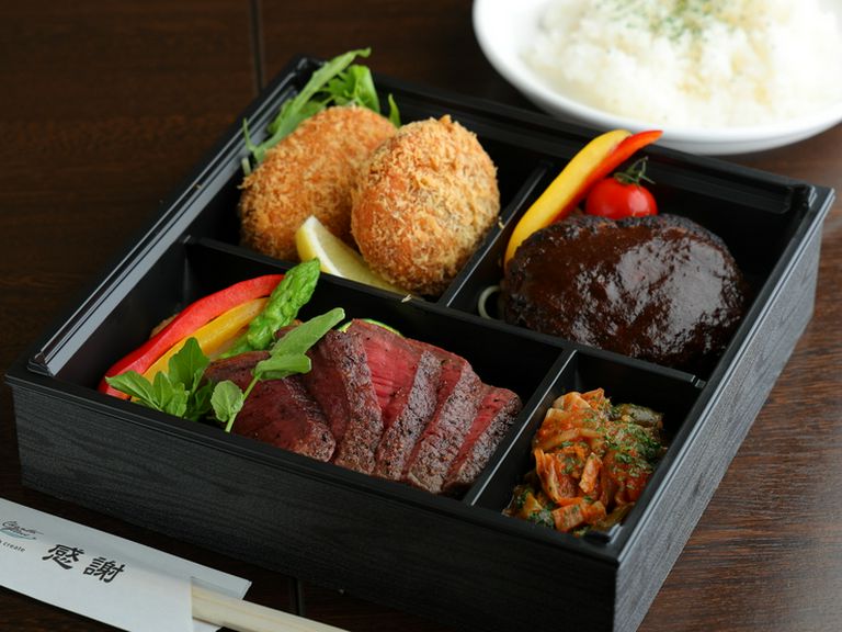 お店のオススメ「近江牛」を、一度に楽しむお弁当『テイクアウト』