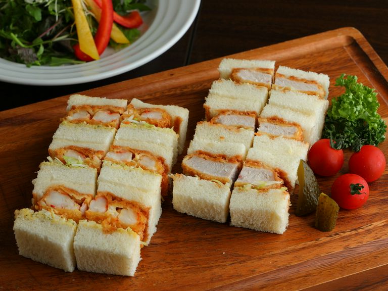 ランチタイムにも大活躍。味わい異なるオリジナルソースを堪能『サンドイッチ』