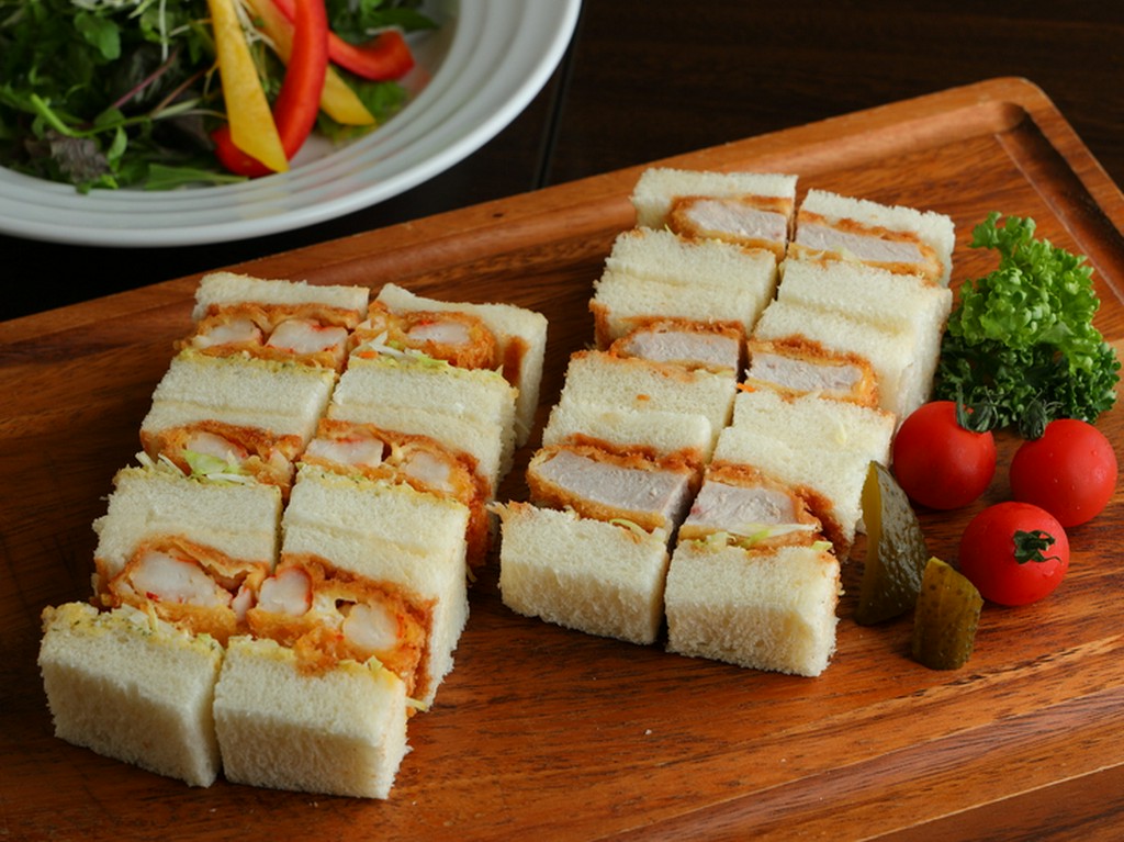 ランチタイムにも大活躍。味わい異なるオリジナルソースを堪能『サンドイッチ』