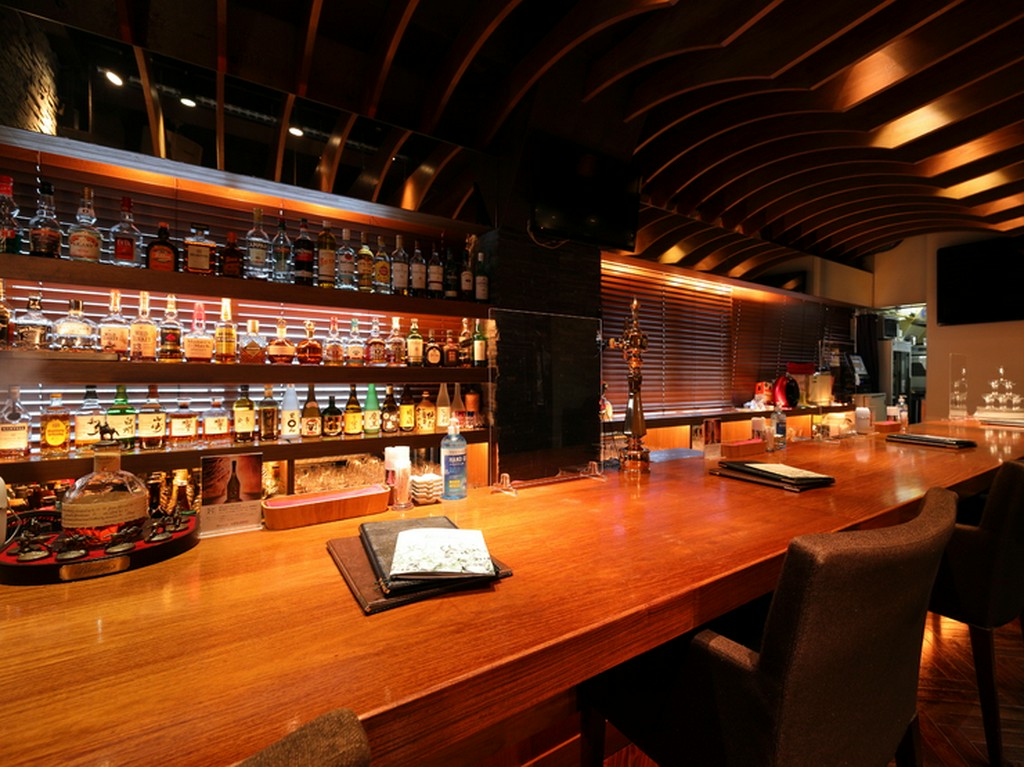 広々としたカウンター