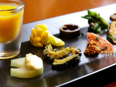 素敵な時間が始まりにふさわしい『ダルマット名物旬の前菜8点盛り』