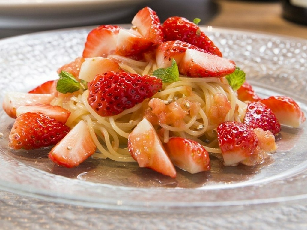 春夏秋冬、さまざまなフルーツを冷製パスタで堪能『季節のフルーツ冷製パスタ』