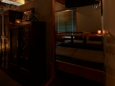 西麻布交差点より徒歩3分、ワインとお料理が愉しめるWine Bar