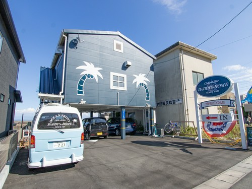 オーナーシェフの地元、広島県福山市の海辺に佇むカフェ＆バー