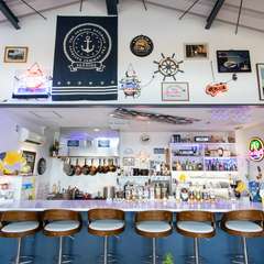 オープンキッチンになったカウンター席。デートにもオススメ