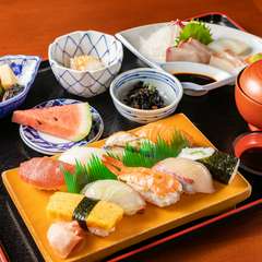 自分へのご褒美やランチ会など、ちょっと贅沢したい日に最適な『寿司定食』