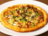 もっちりと食べごたえのある『ピザ神』