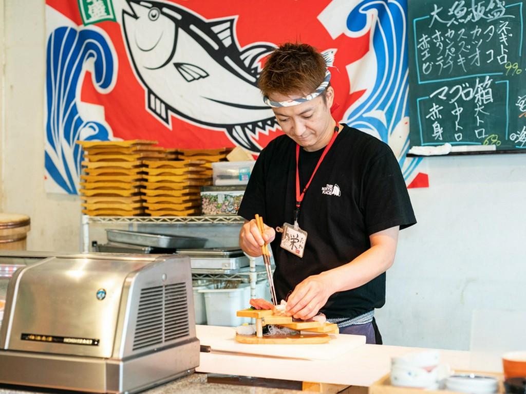 目利き力を活かし、魚介の状態に合わせて最適な処理・調理を施す