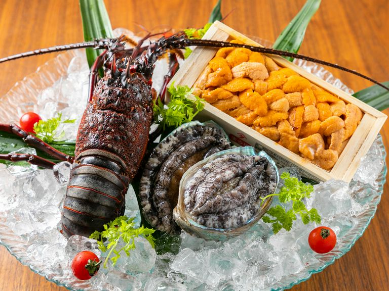 贅沢に高級食材を楽しめる『新鮮な魚介類を使ったお刺身』