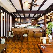 緑豊かな中央公園の西側に佇むモダンな洋館で大切なお客様をおもてなし致します。