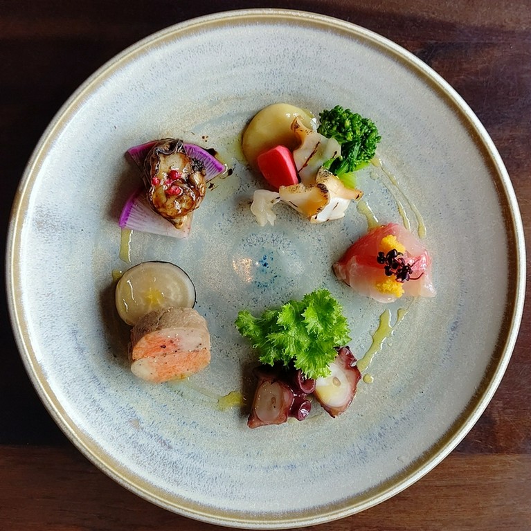 生産者の想いをのせた、山海が育んだ四季の恵みを活かして