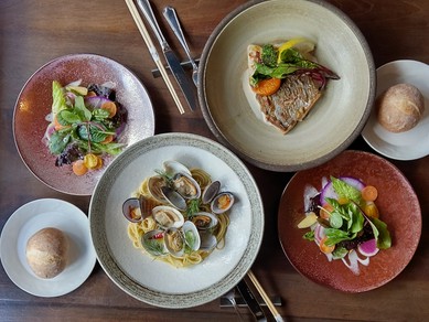 自家菜園、地元野菜、瀬戸内の魚介を中心に、旬の食材を吟味