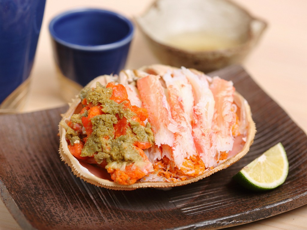 丹念に仕込まれた蟹の美味に舌鼓『冷菜～甲羅盛り』