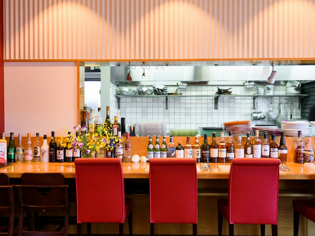 ワインだけでなく、日本酒や焼酎も種類豊富です