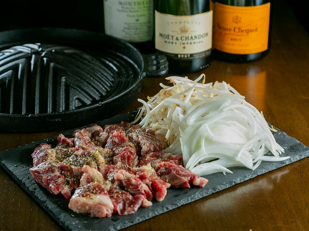 素材へのこだわりを実感する『馬焼肉』