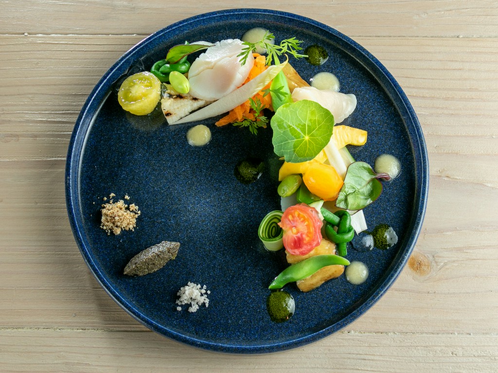 新鮮な“旬のもの”を食す『近江野菜20種のサラダ』