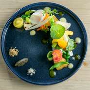 新鮮な“旬のもの”を食す『近江野菜20種のサラダ』