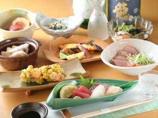 御料理 堀川