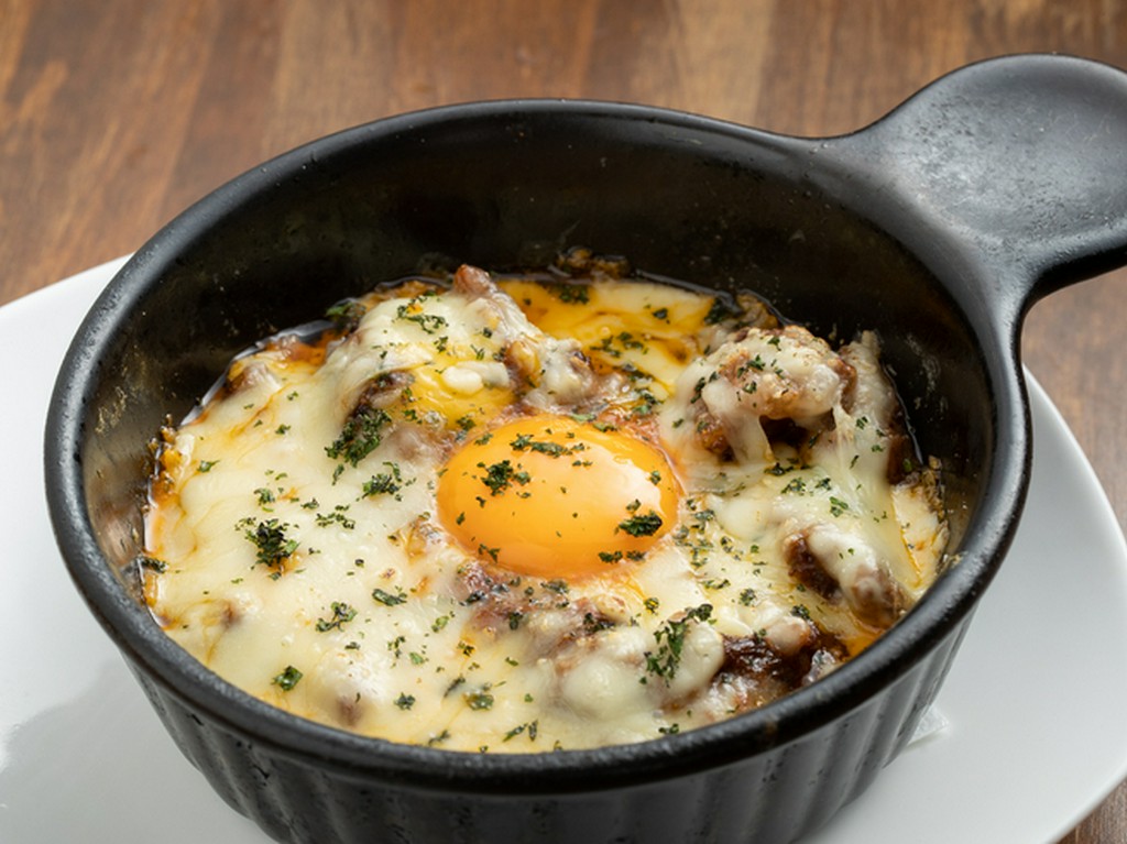 豚バラの煮込み～トロトロチーズと半熟玉子のせ～