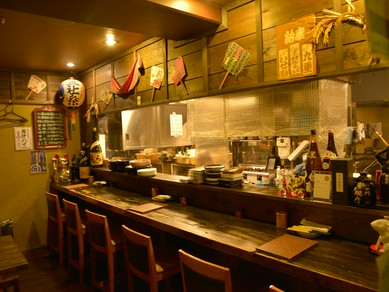 フラリと来店し、食事とお酒をひとり嗜む