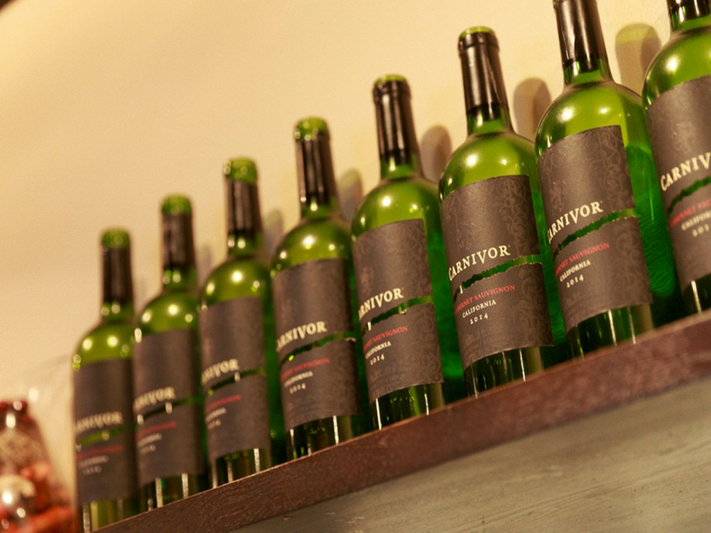 肉をよりおいしく味わう。ドリンクメニューも多彩